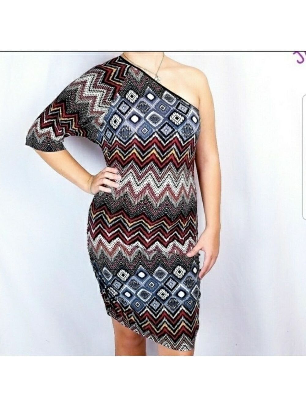 Jantie zigzag L one sleeve chevron dress fitted off shoulder